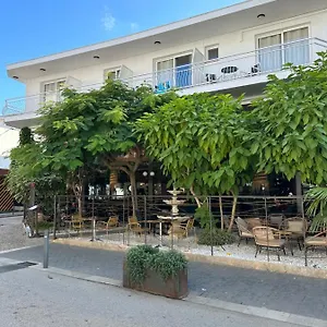 L'Illa Hotel Hotel